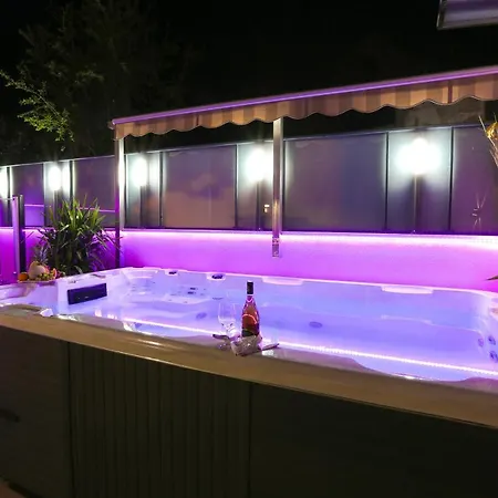 Lejlighed Rose Pool *