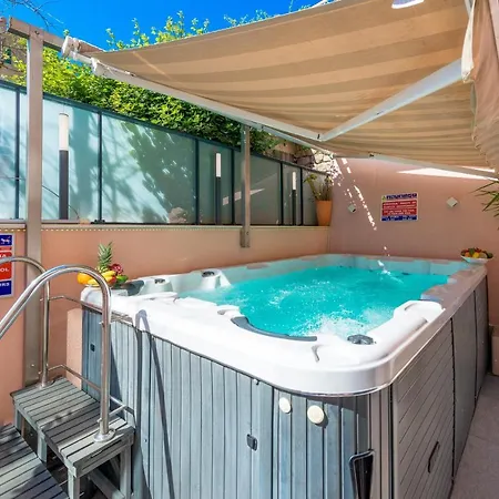 Apartmán Rose Pool